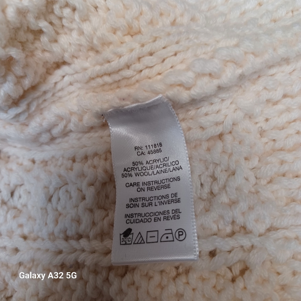 Michael Kors Women Size L  Ivory Cable Knit Sweater with Button Detail - Picture 13 of 13